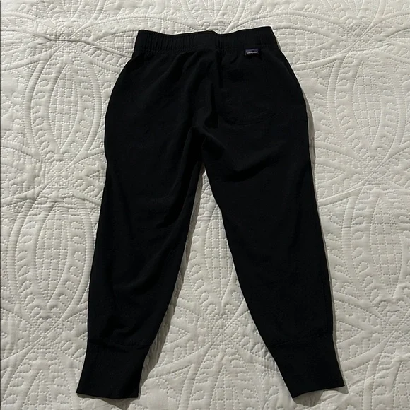 Patagonia Kids Black Joggers with Zipper Pockets S:XS - Picture 4 of 6